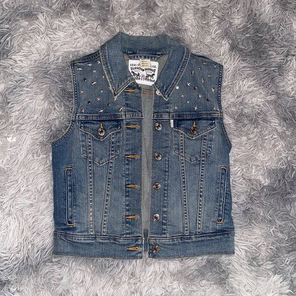 Levi’s Sleeveless Blue Jean Jacket - Picture 1 of 1